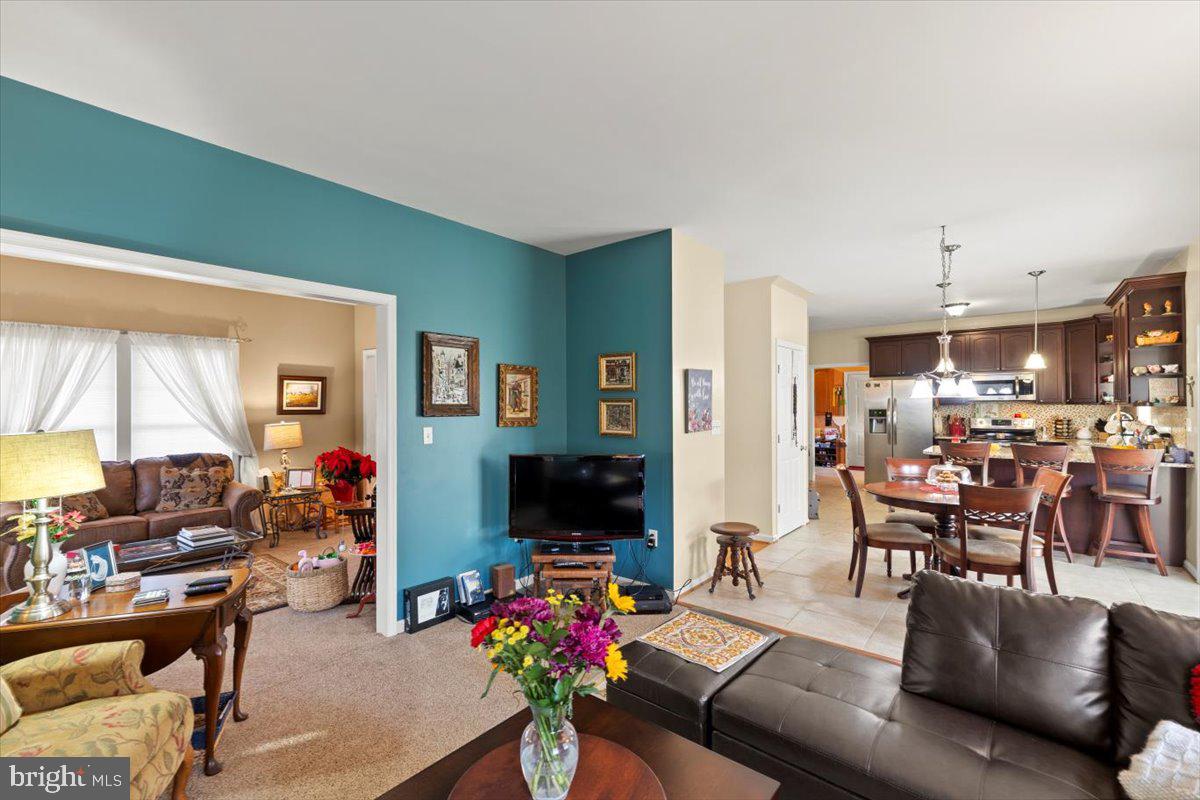 TWIN LAKES WEST - Residential