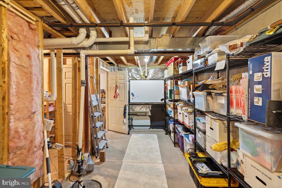 TWIN LAKES WEST - Residential