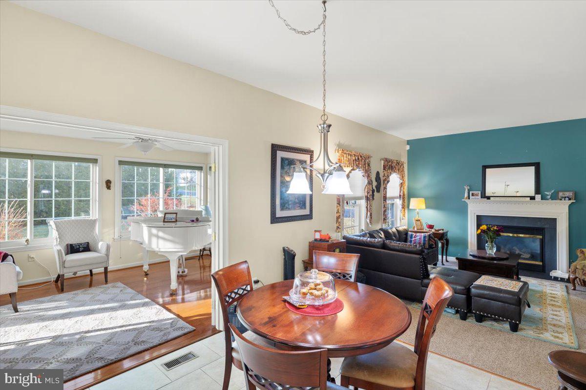 TWIN LAKES WEST - Residential