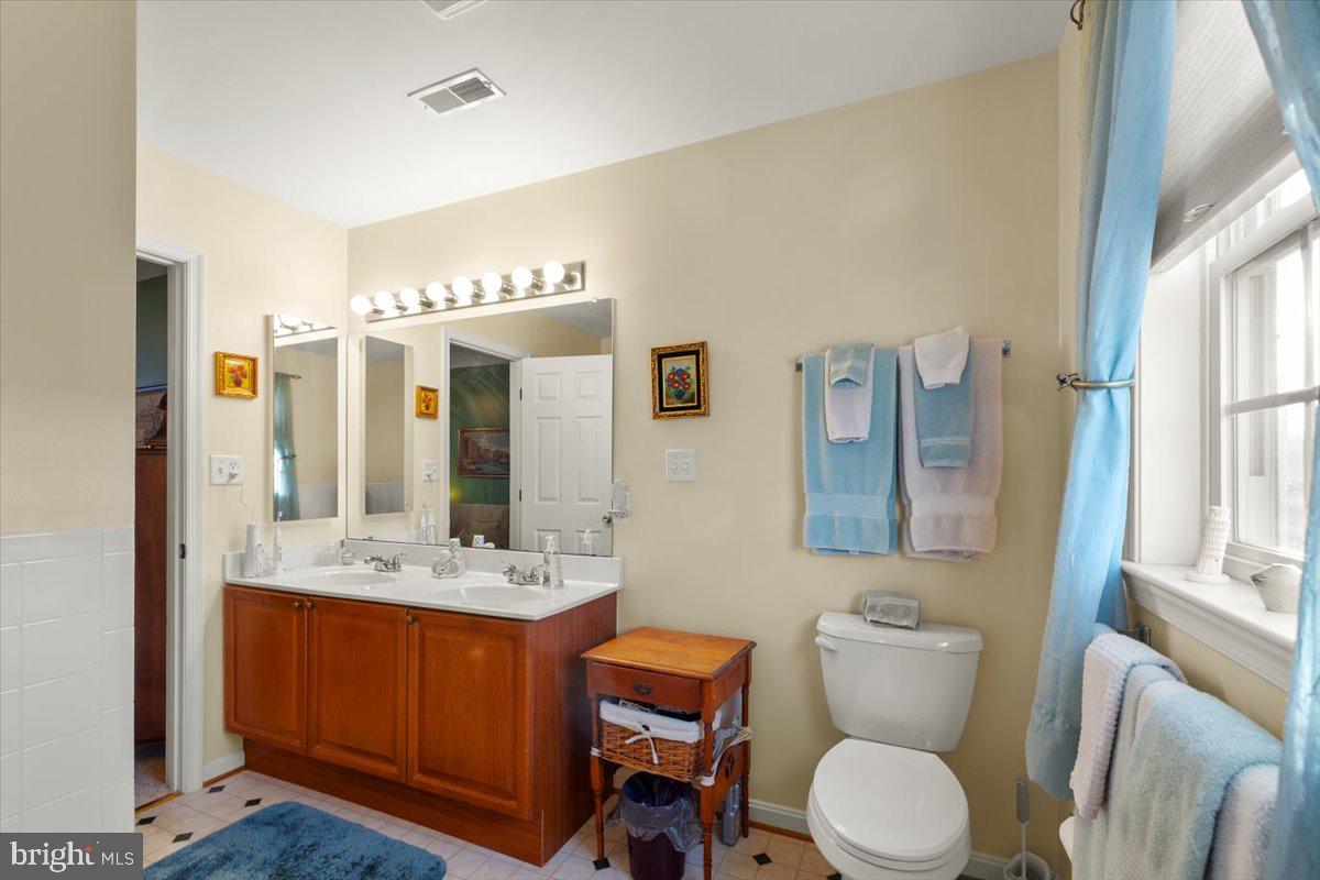 TWIN LAKES WEST - Residential