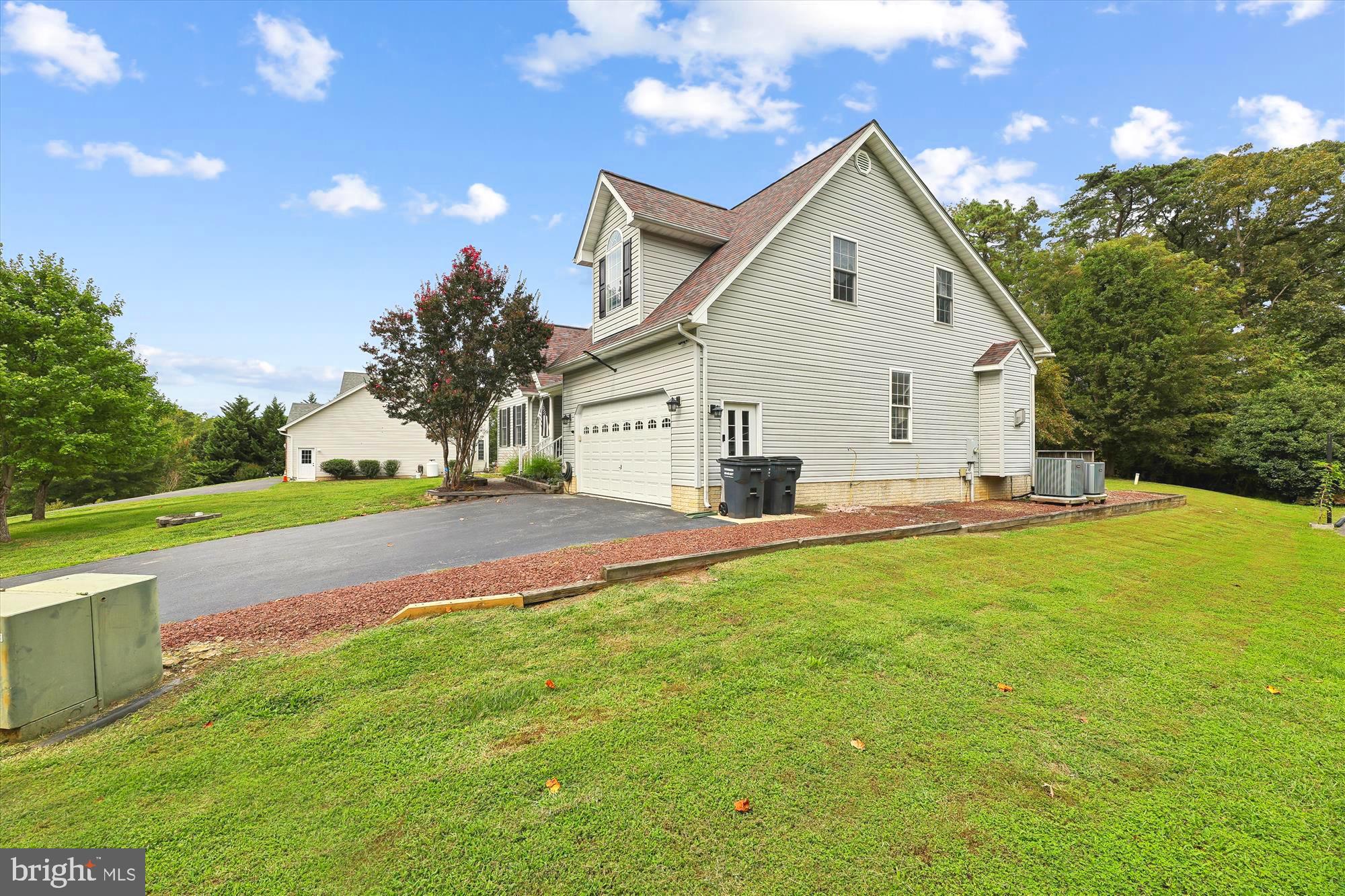 ROUSBY HALL WOODS - Residential