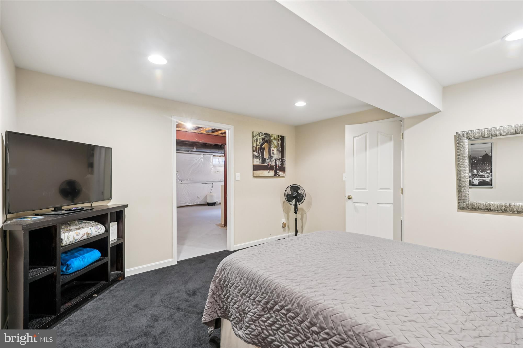 ROUSBY HALL WOODS - Residential