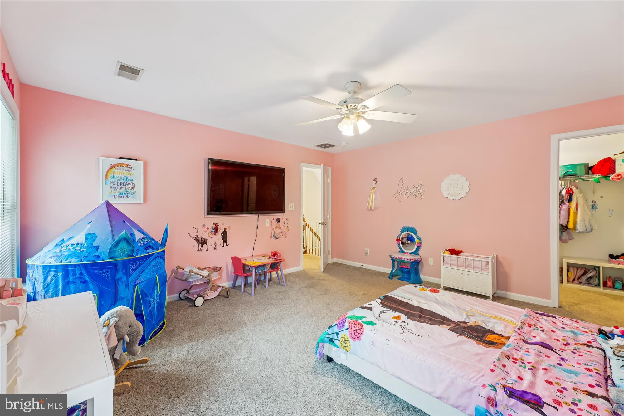 ROUSBY HALL WOODS - Residential