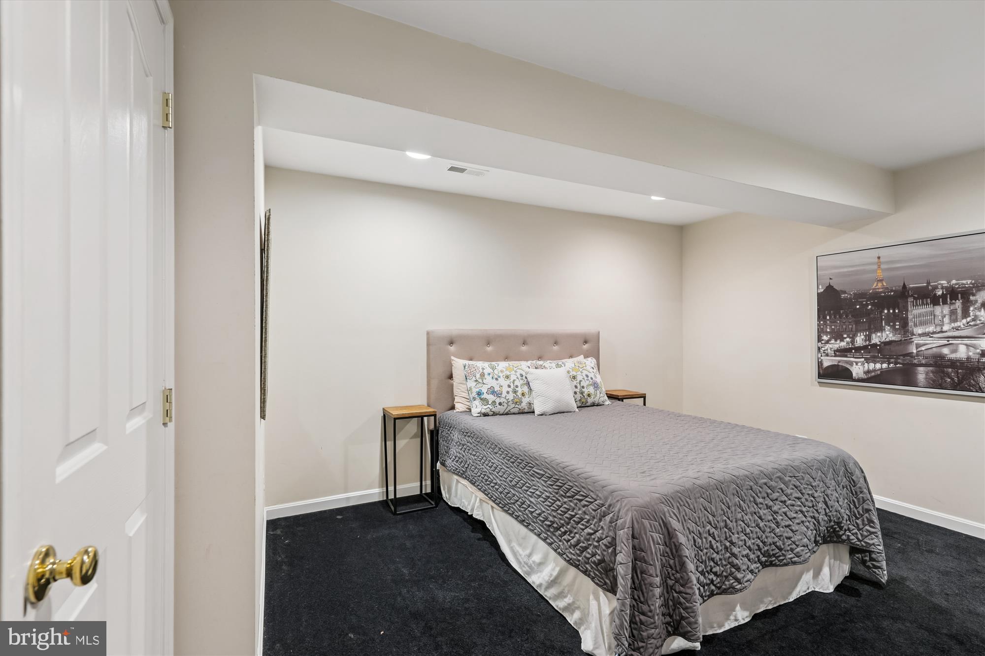 ROUSBY HALL WOODS - Residential