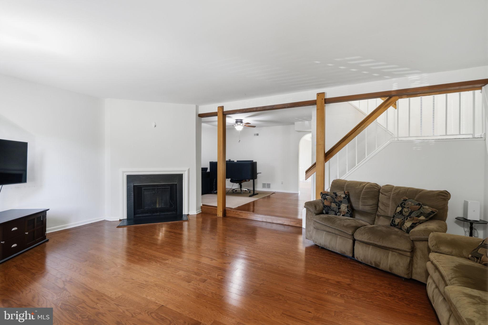 17 FARMINGTON PLACE