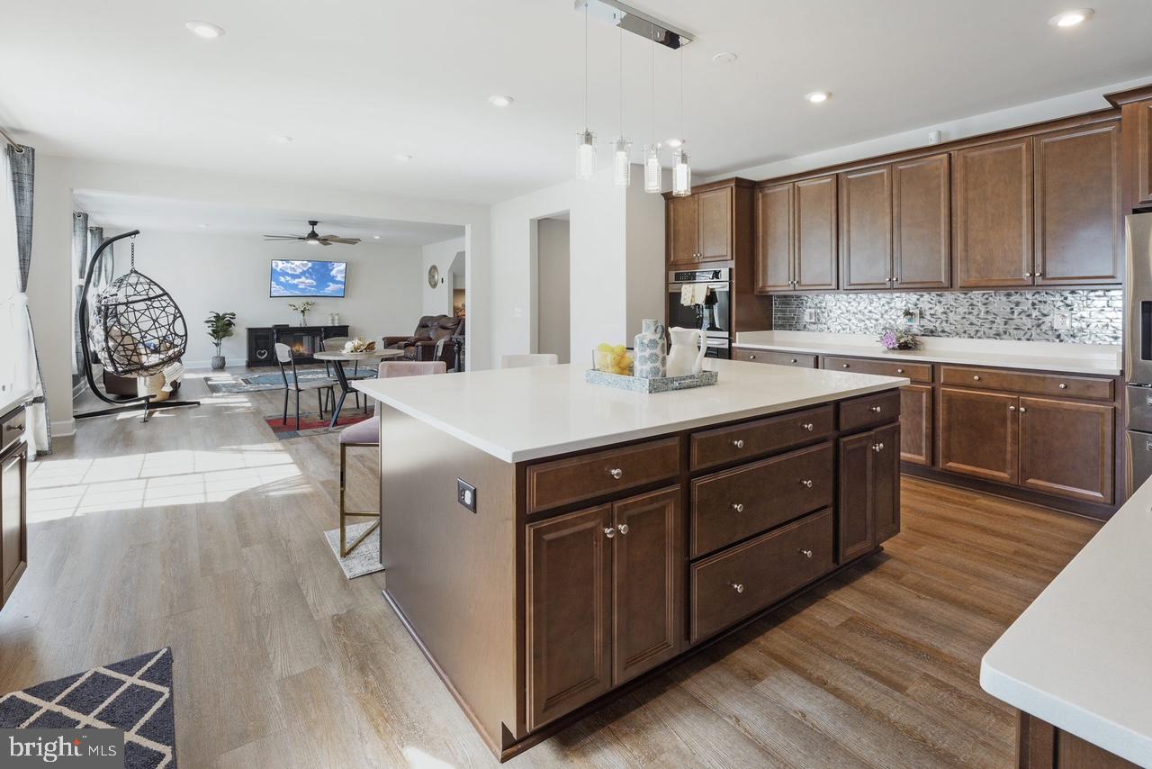 BRADLEY SQUARE - Residential