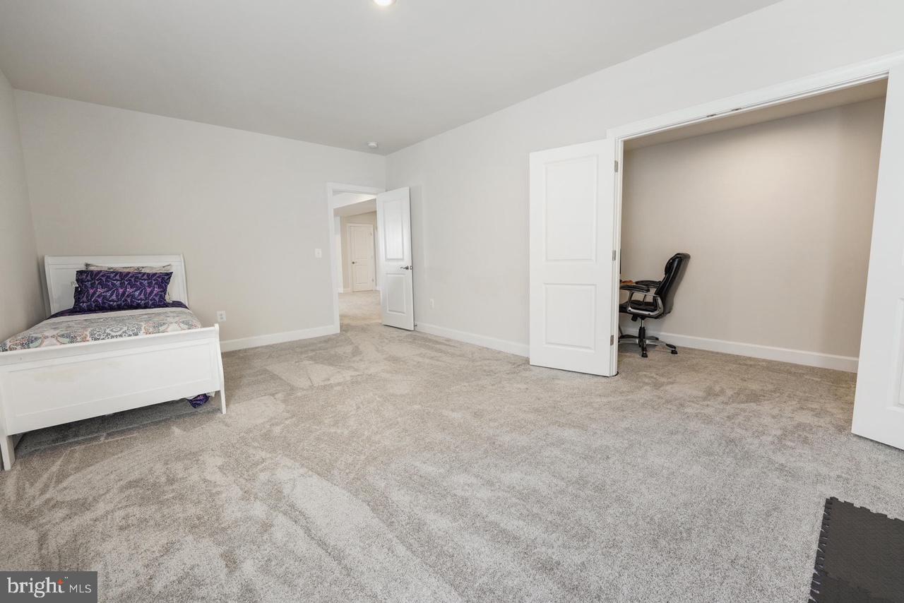 BRADLEY SQUARE - Residential