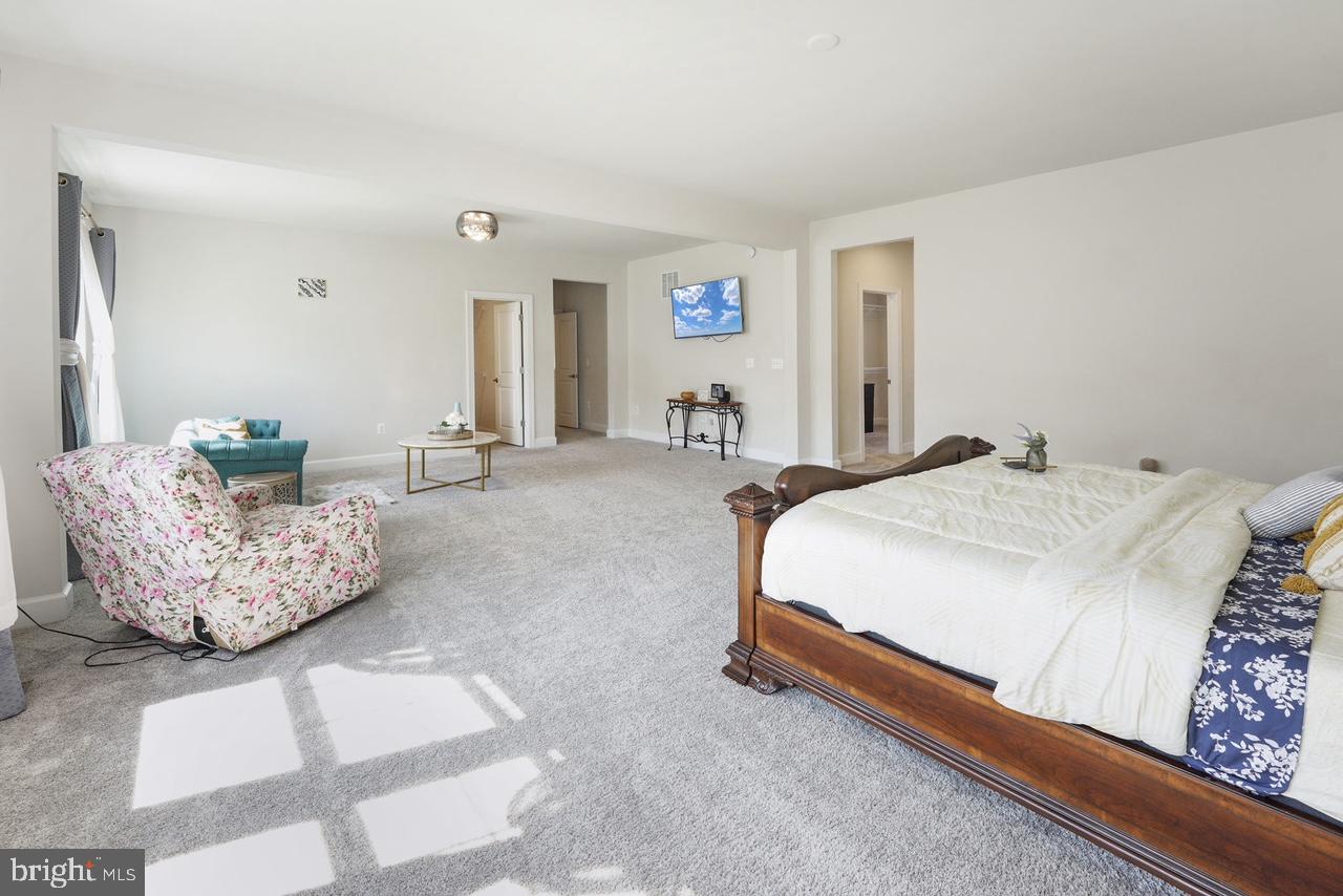 BRADLEY SQUARE - Residential