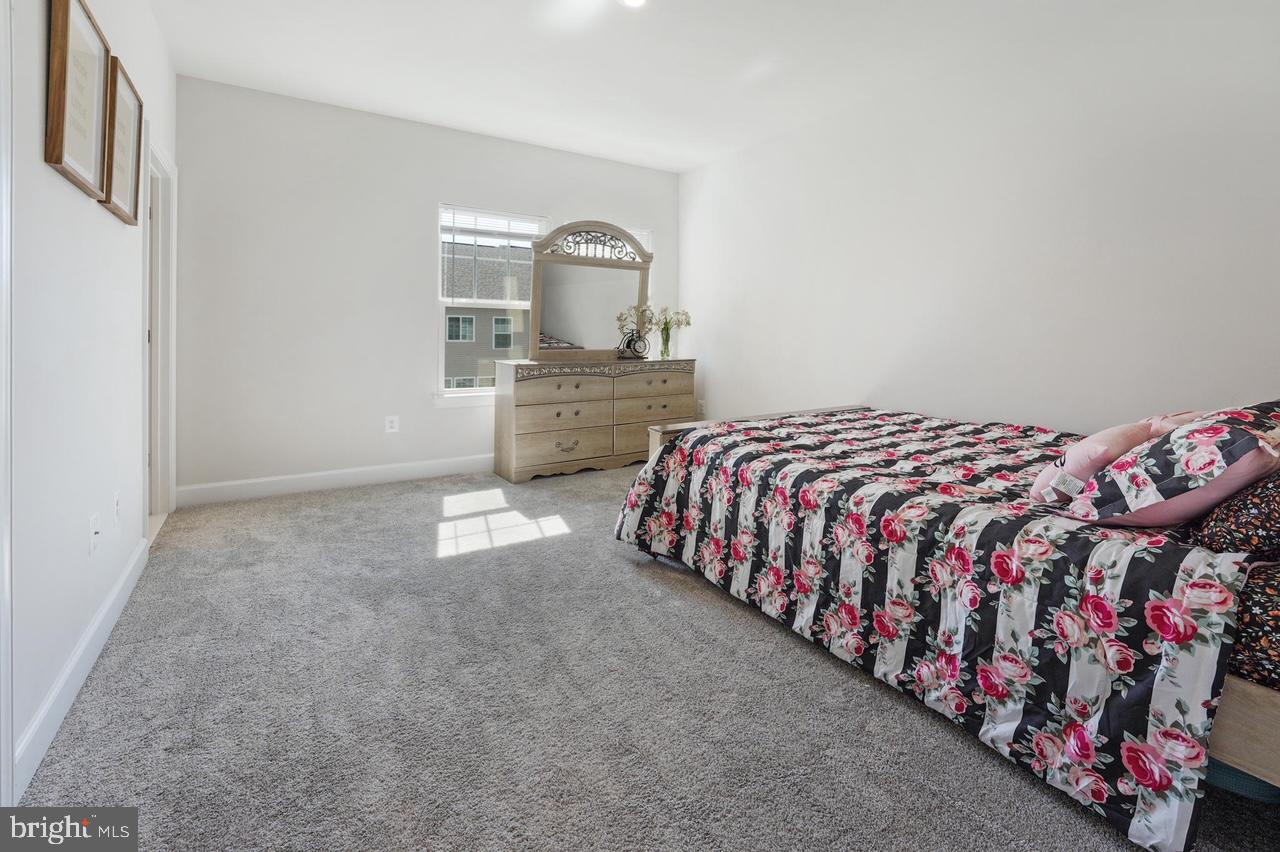 BRADLEY SQUARE - Residential