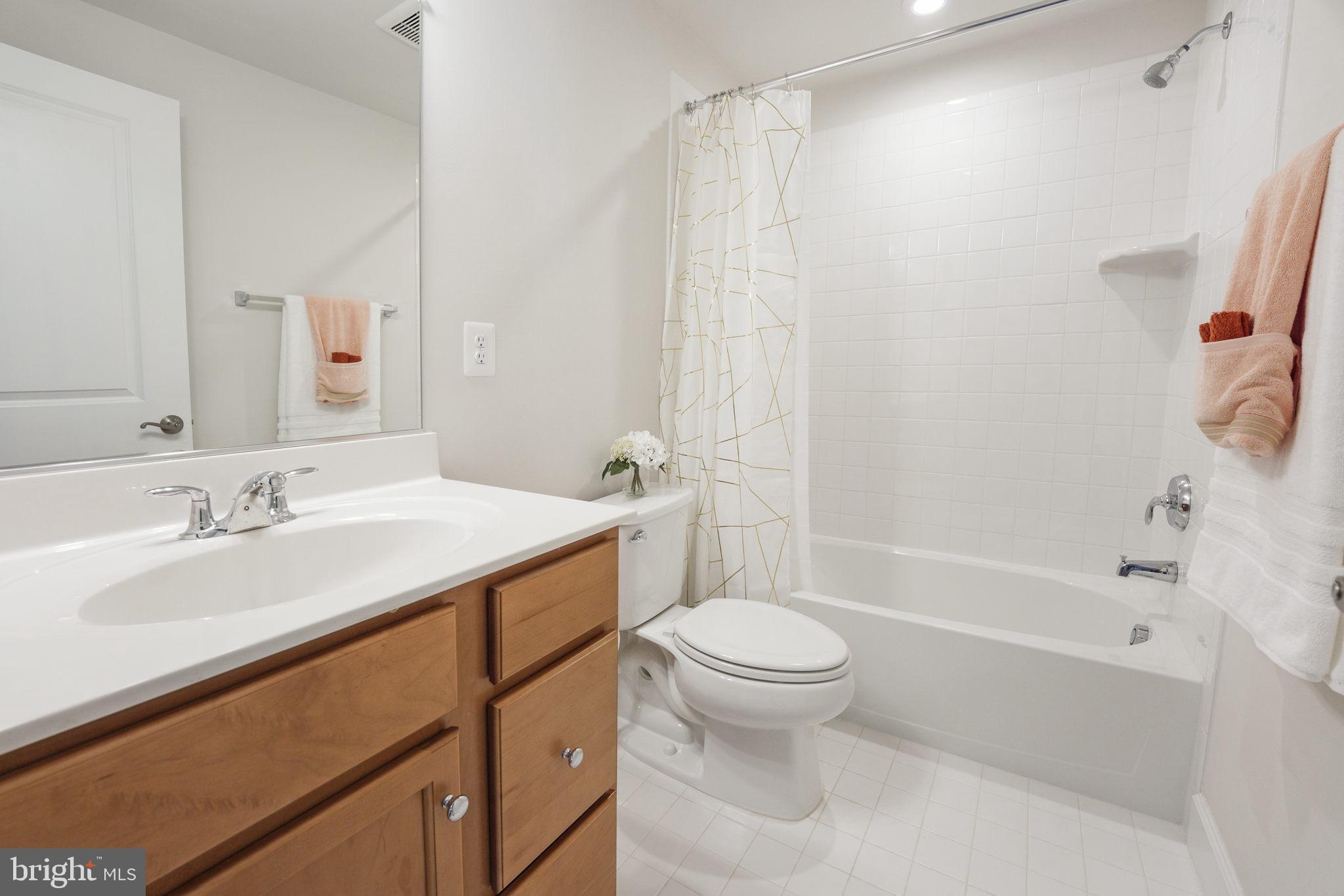 BRADLEY SQUARE - Residential