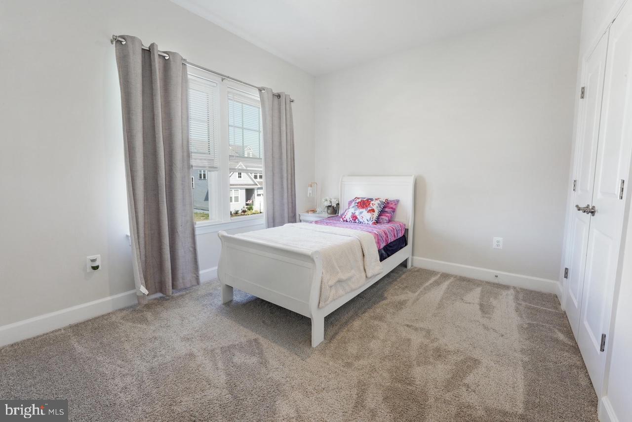 BRADLEY SQUARE - Residential