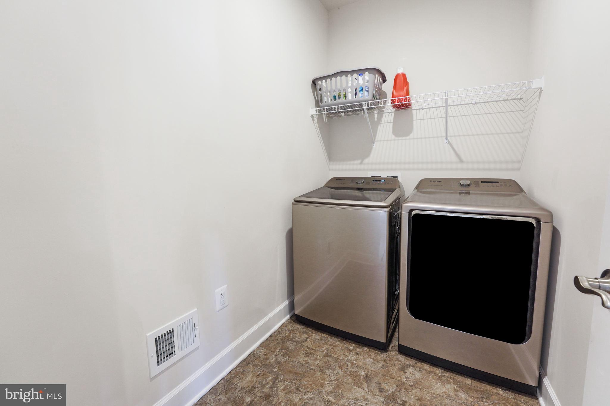 BRADLEY SQUARE - Residential