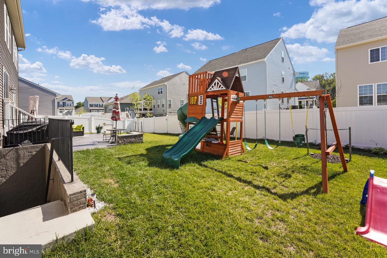 BRADLEY SQUARE - Residential