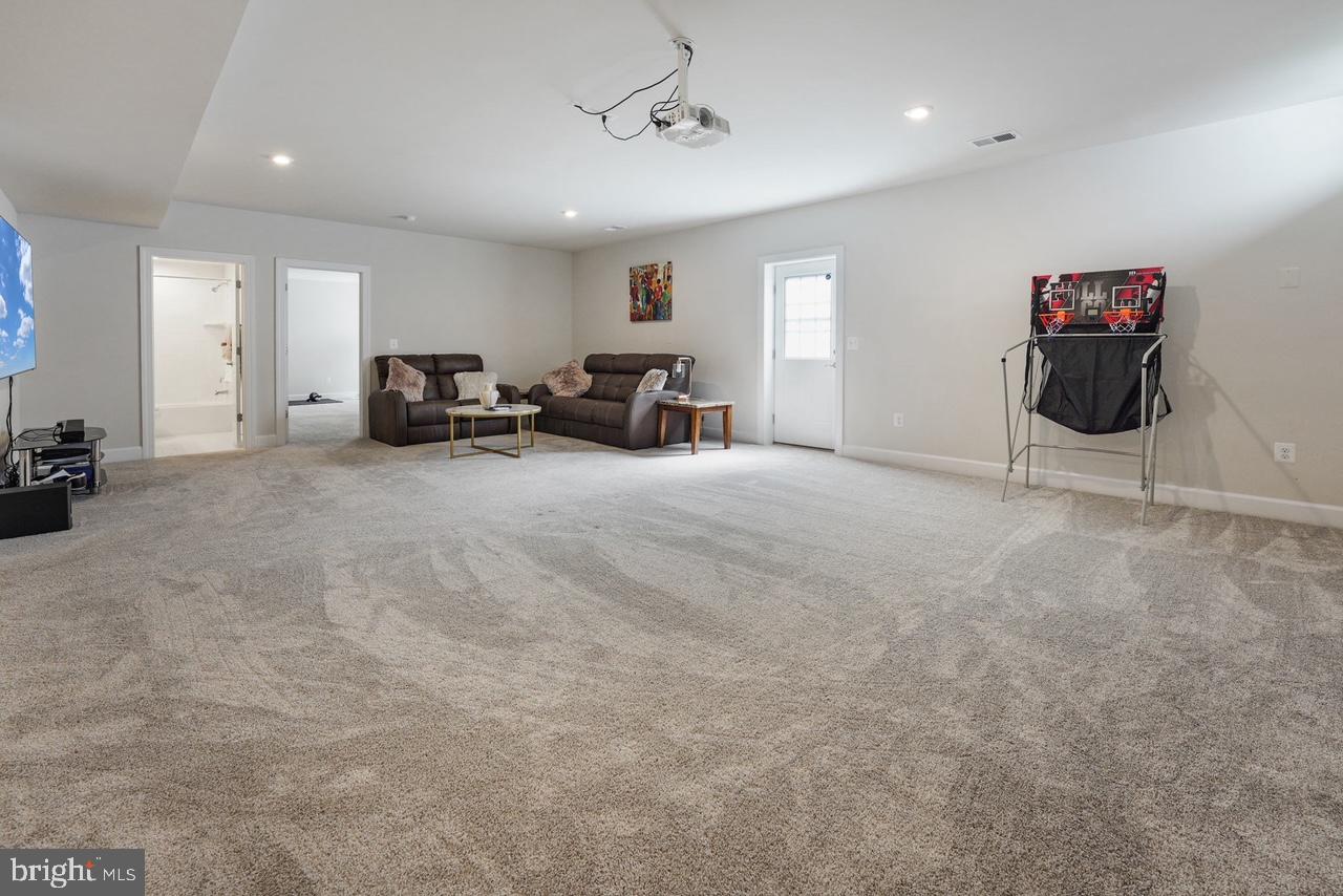 BRADLEY SQUARE - Residential