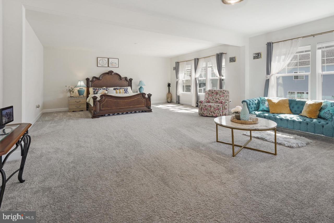 BRADLEY SQUARE - Residential