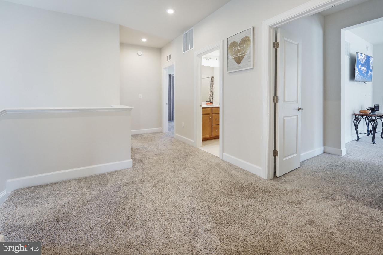 BRADLEY SQUARE - Residential