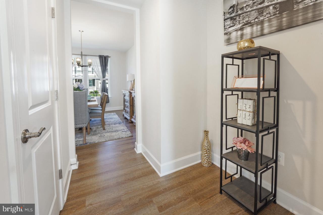 BRADLEY SQUARE - Residential