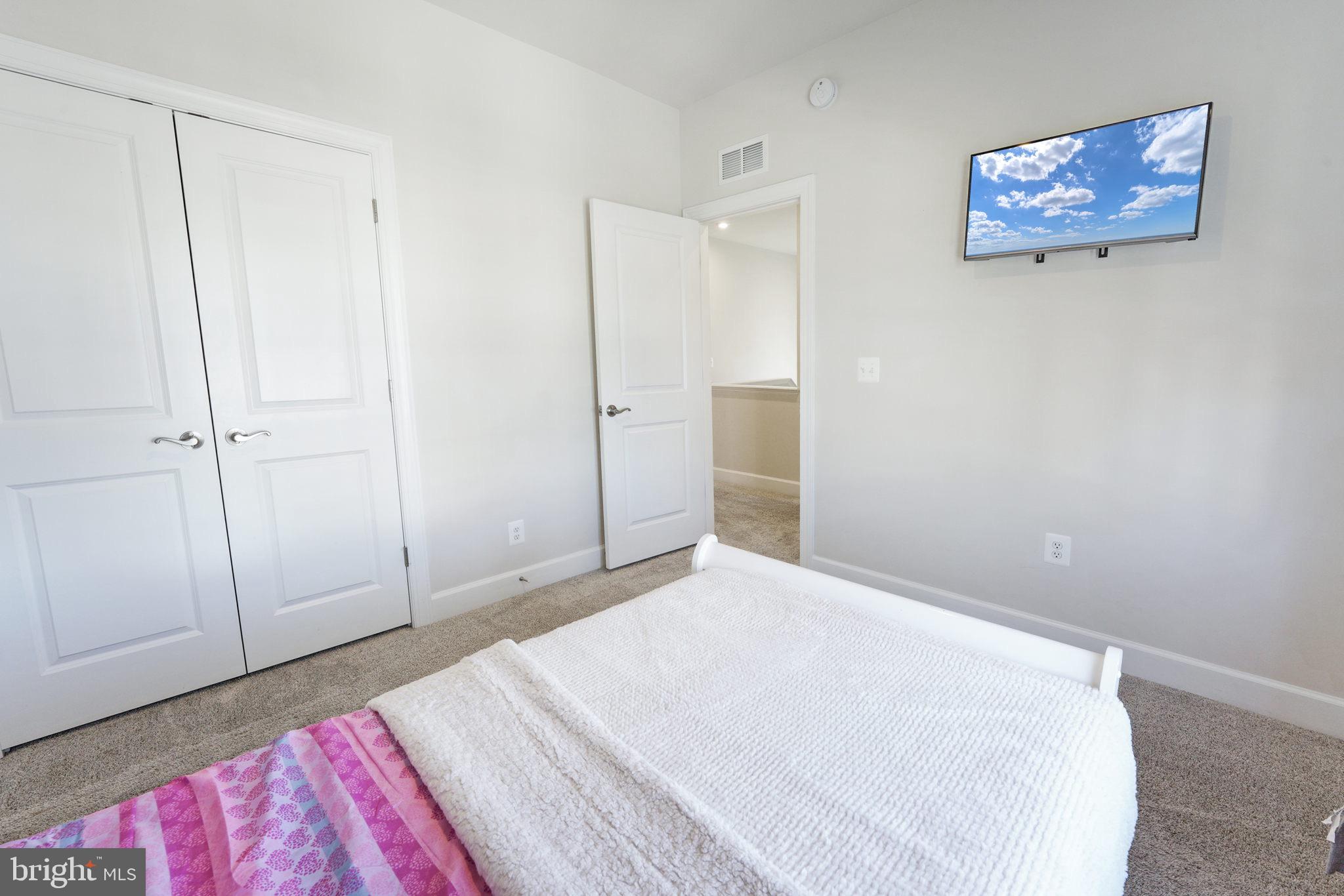 BRADLEY SQUARE - Residential