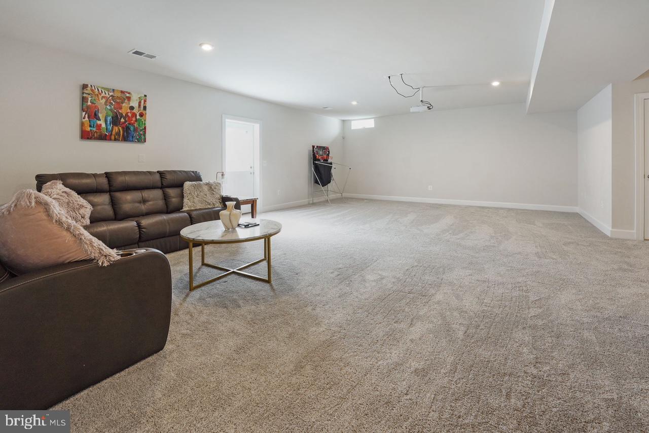 BRADLEY SQUARE - Residential