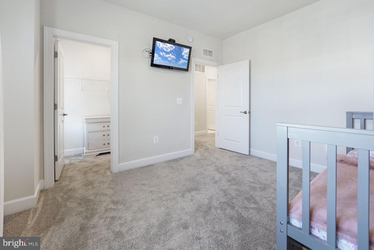 BRADLEY SQUARE - Residential