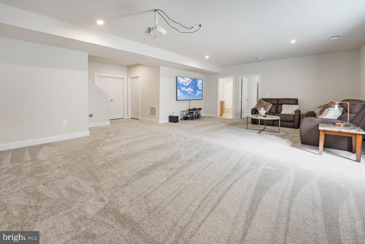 BRADLEY SQUARE - Residential