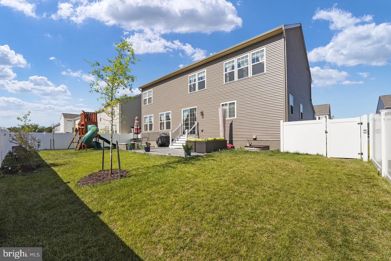 BRADLEY SQUARE - Residential