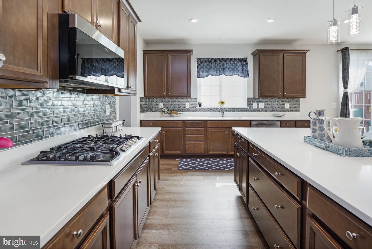 BRADLEY SQUARE - Residential