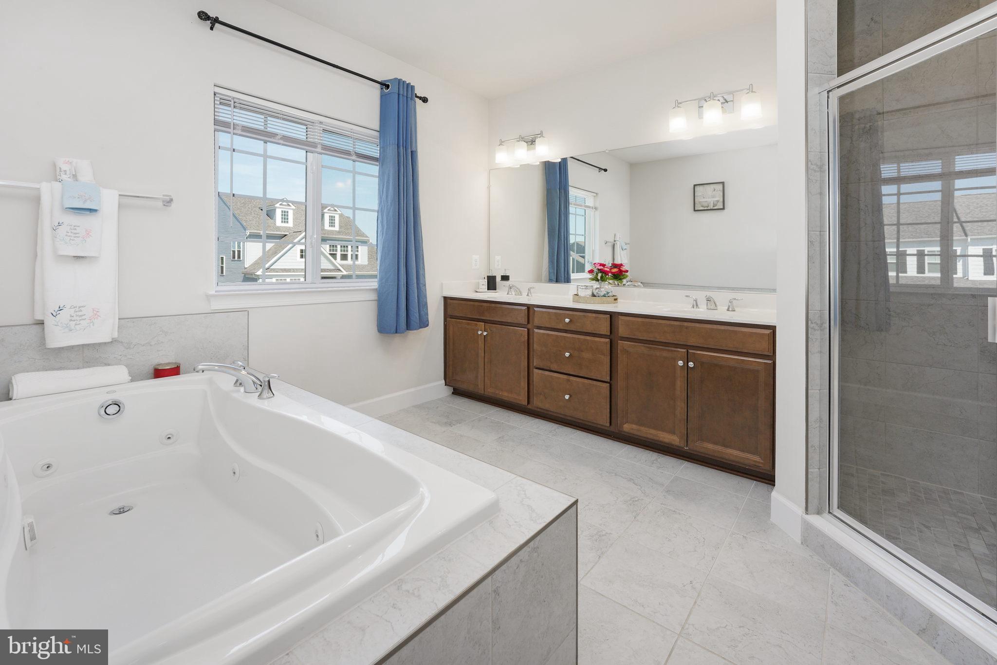 BRADLEY SQUARE - Residential