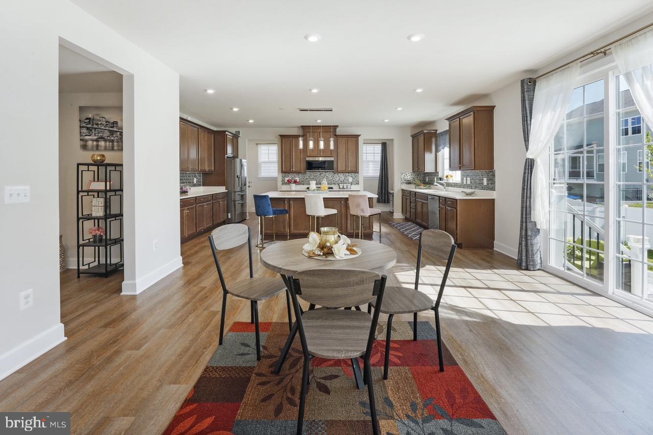 BRADLEY SQUARE - Residential