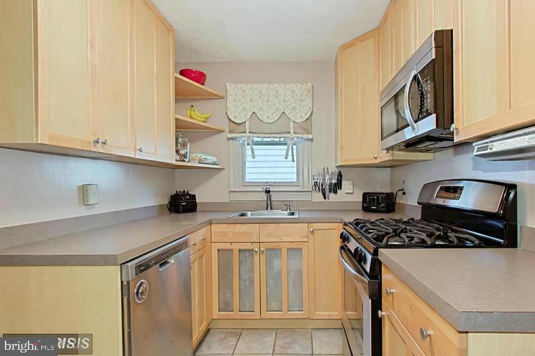 NORTH BARCROFT - Residential Lease