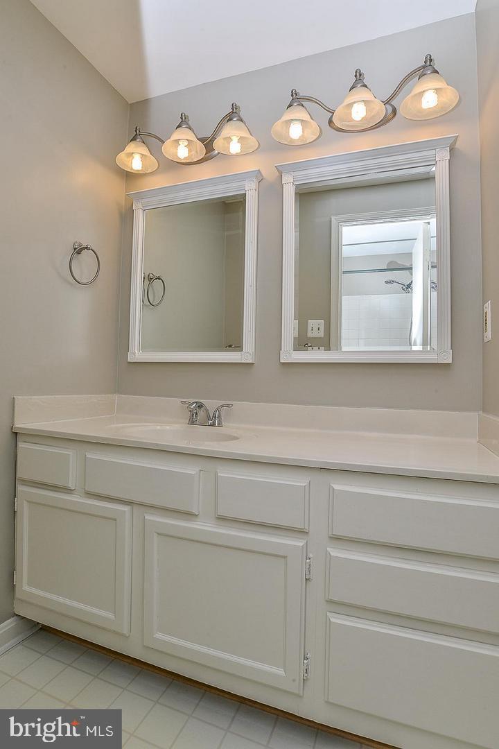 RESTON LANDING - Residential Lease