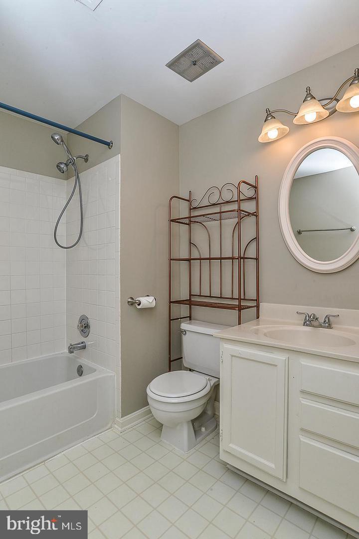 RESTON LANDING - Residential Lease