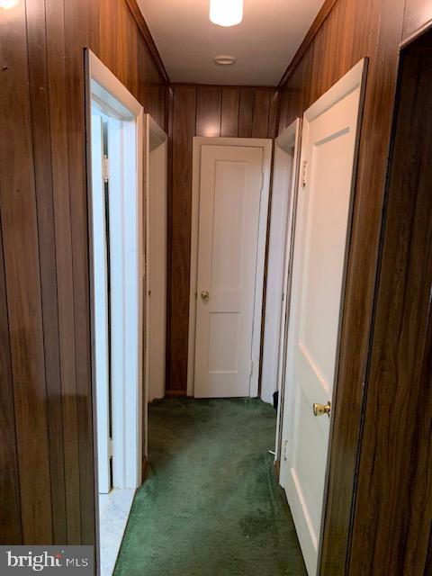 COLONIAL DRIVE - Residential