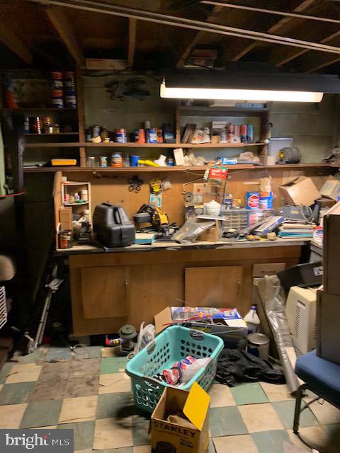 COLONIAL DRIVE - Residential