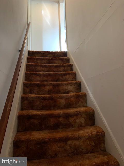 COLONIAL DRIVE - Residential