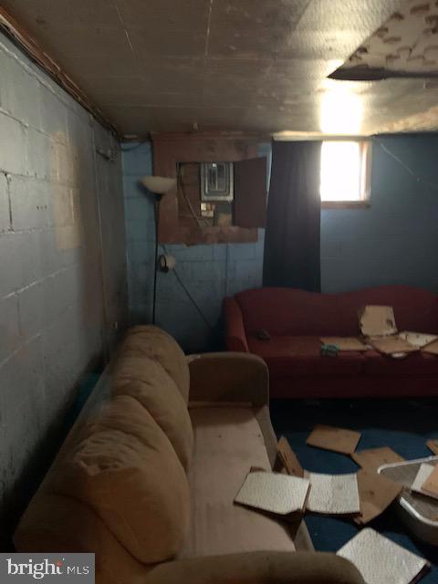 COLONIAL DRIVE - Residential