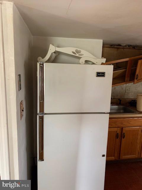 COLONIAL DRIVE - Residential