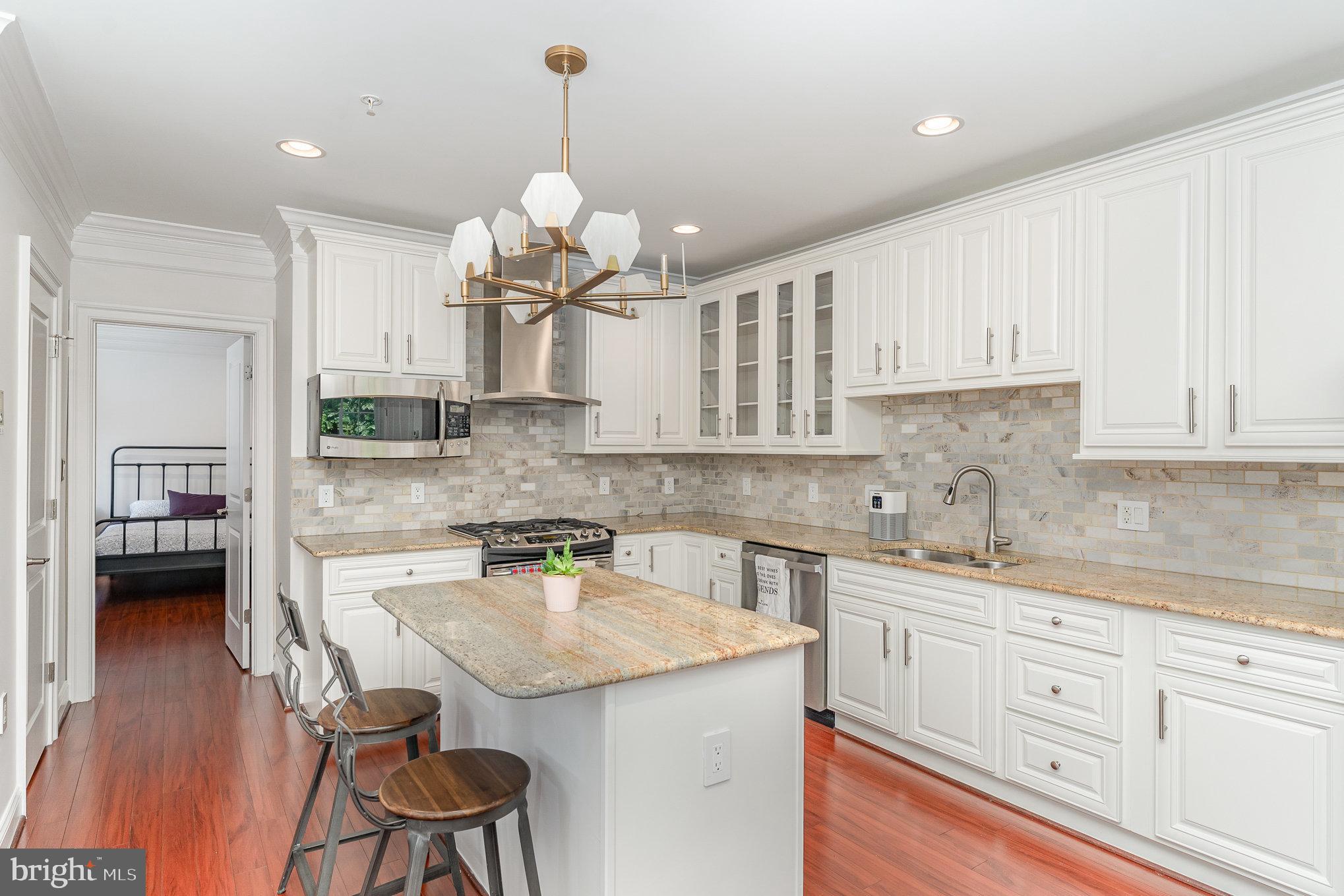 5231 CONNECTICUT AVENUE NW 102