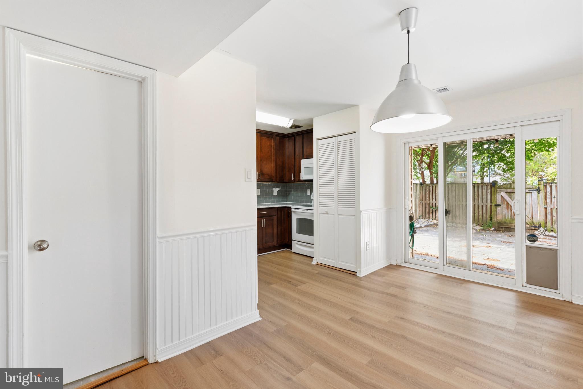 8 GEORGETOWN COURT 1-8