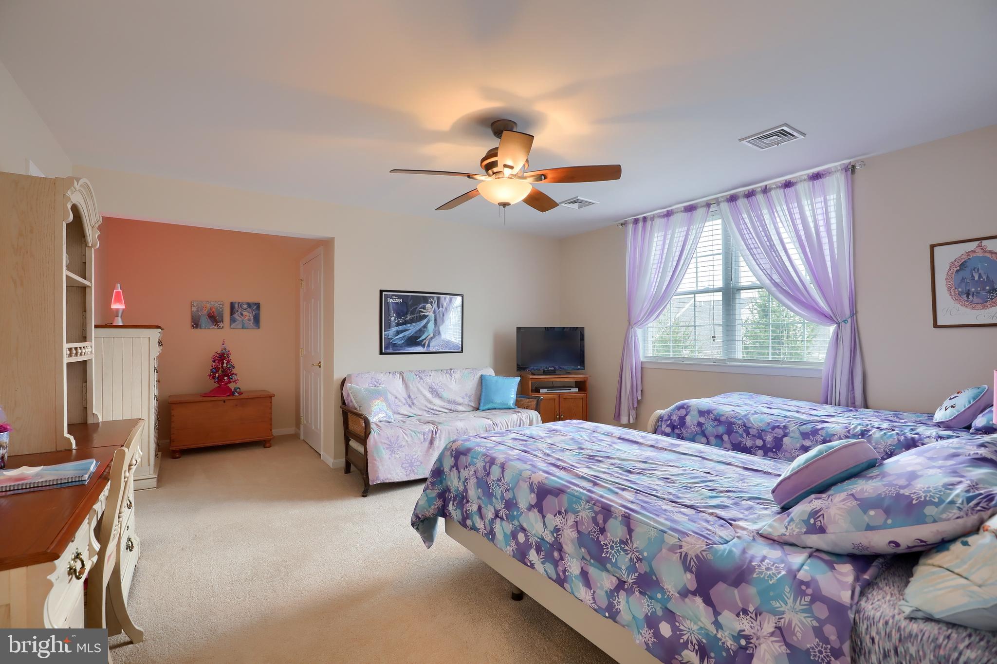 SPRING MEADOWS - Residential