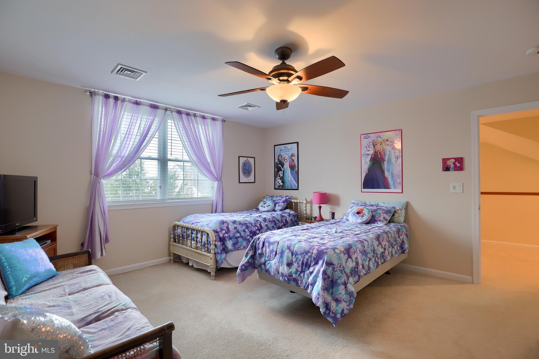 SPRING MEADOWS - Residential