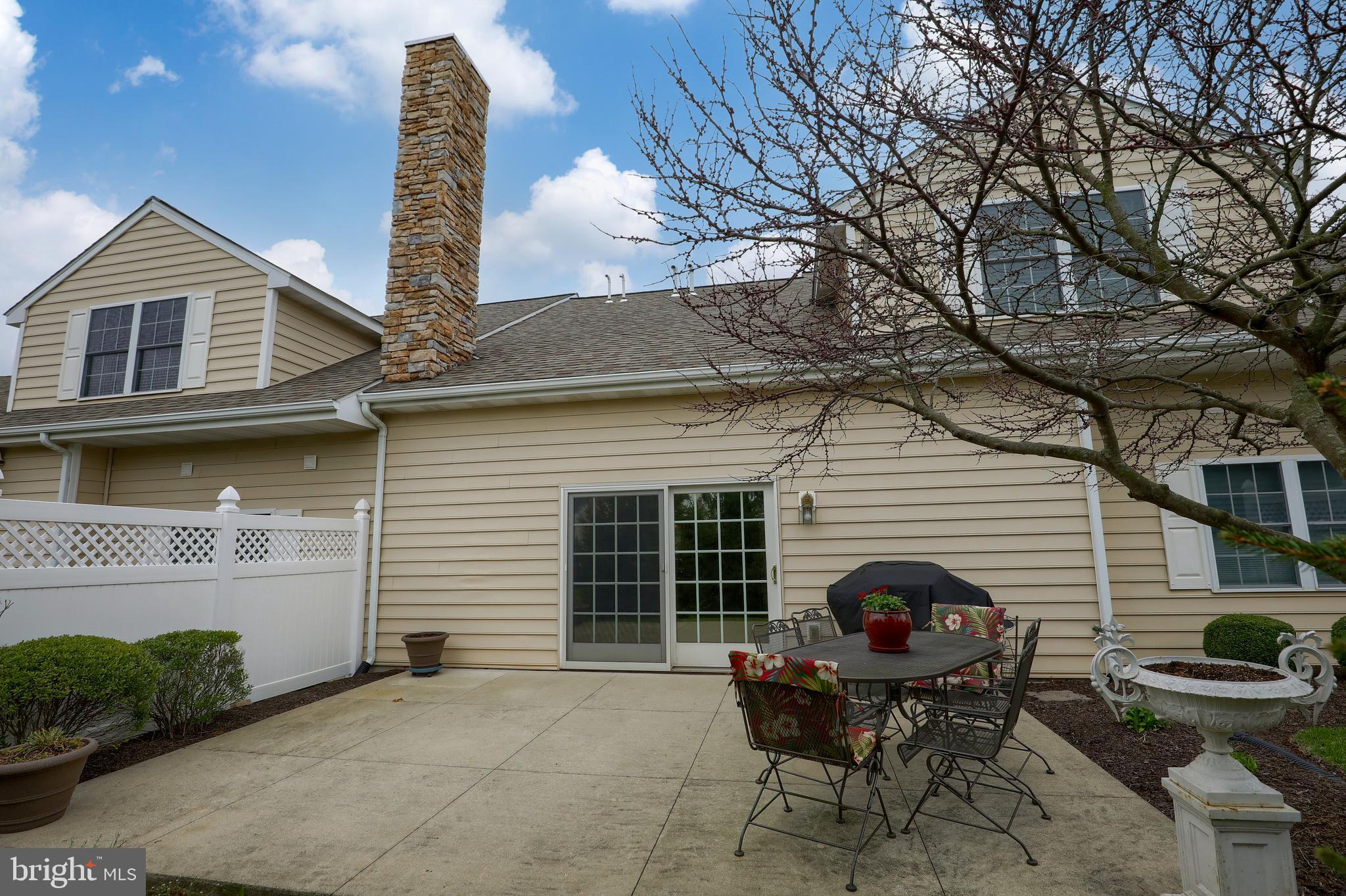 SPRING MEADOWS - Residential