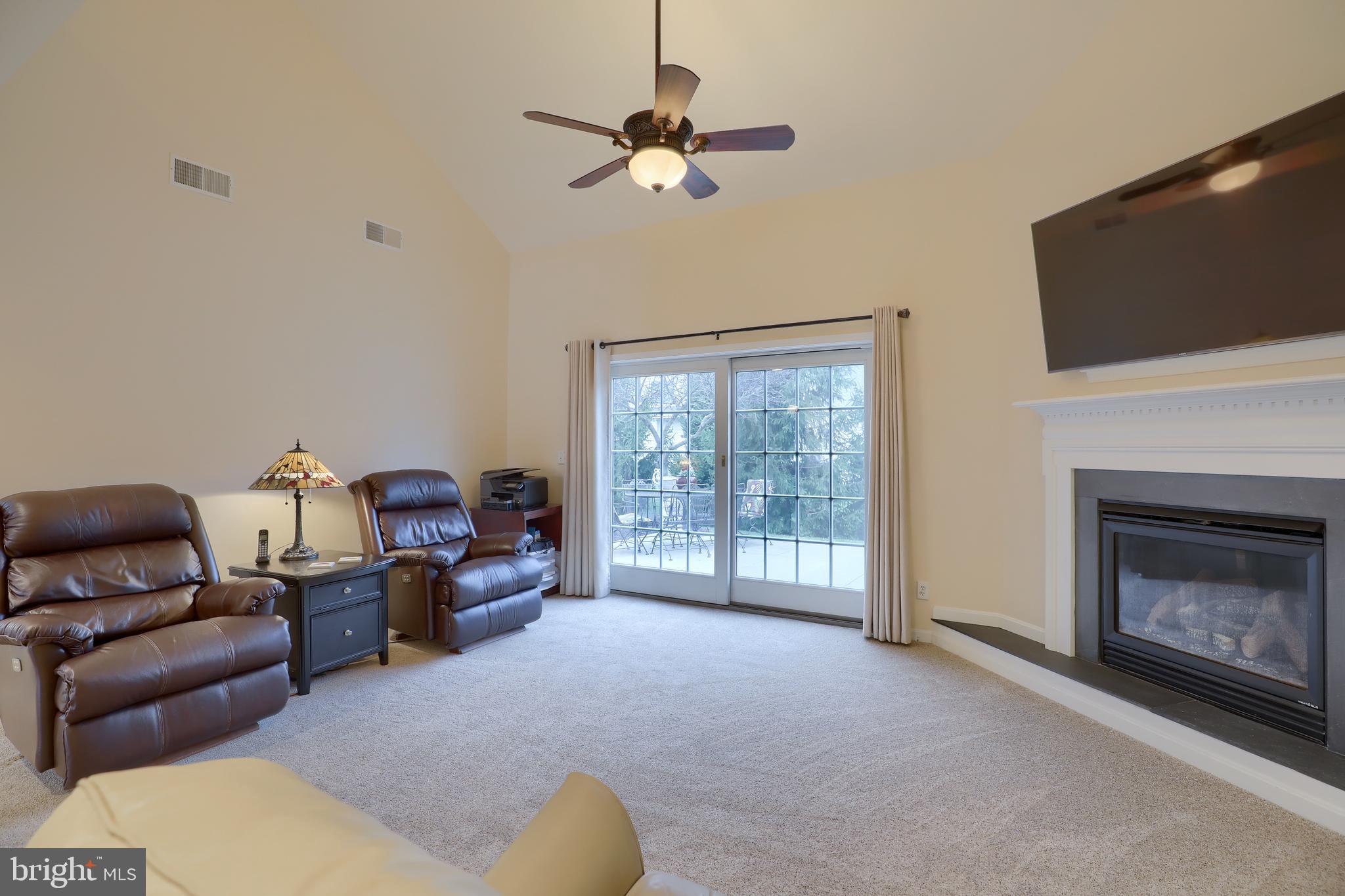 SPRING MEADOWS - Residential