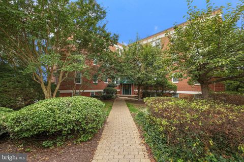 22 S OLD GLEBE ROAD 5-D ARLINGTON VA 22204