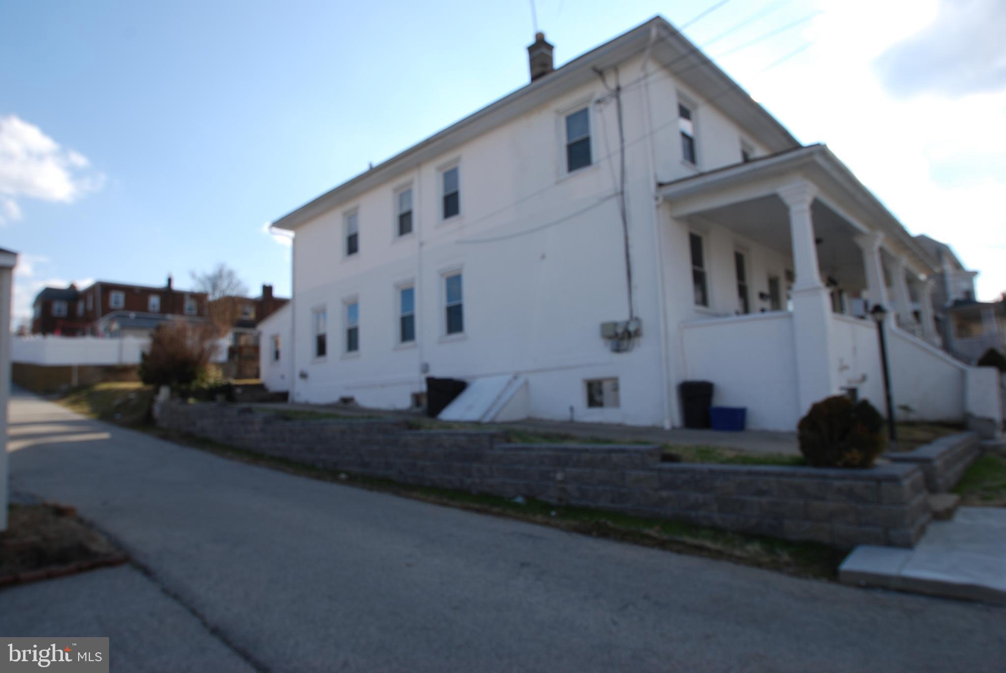 HERITAGE MANOR - Residential Lease