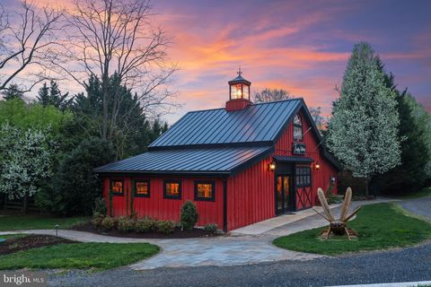 Photo of 40325 Charles Town Pike, HAMILTON, VA 20158 (MLS # VALO2119052)