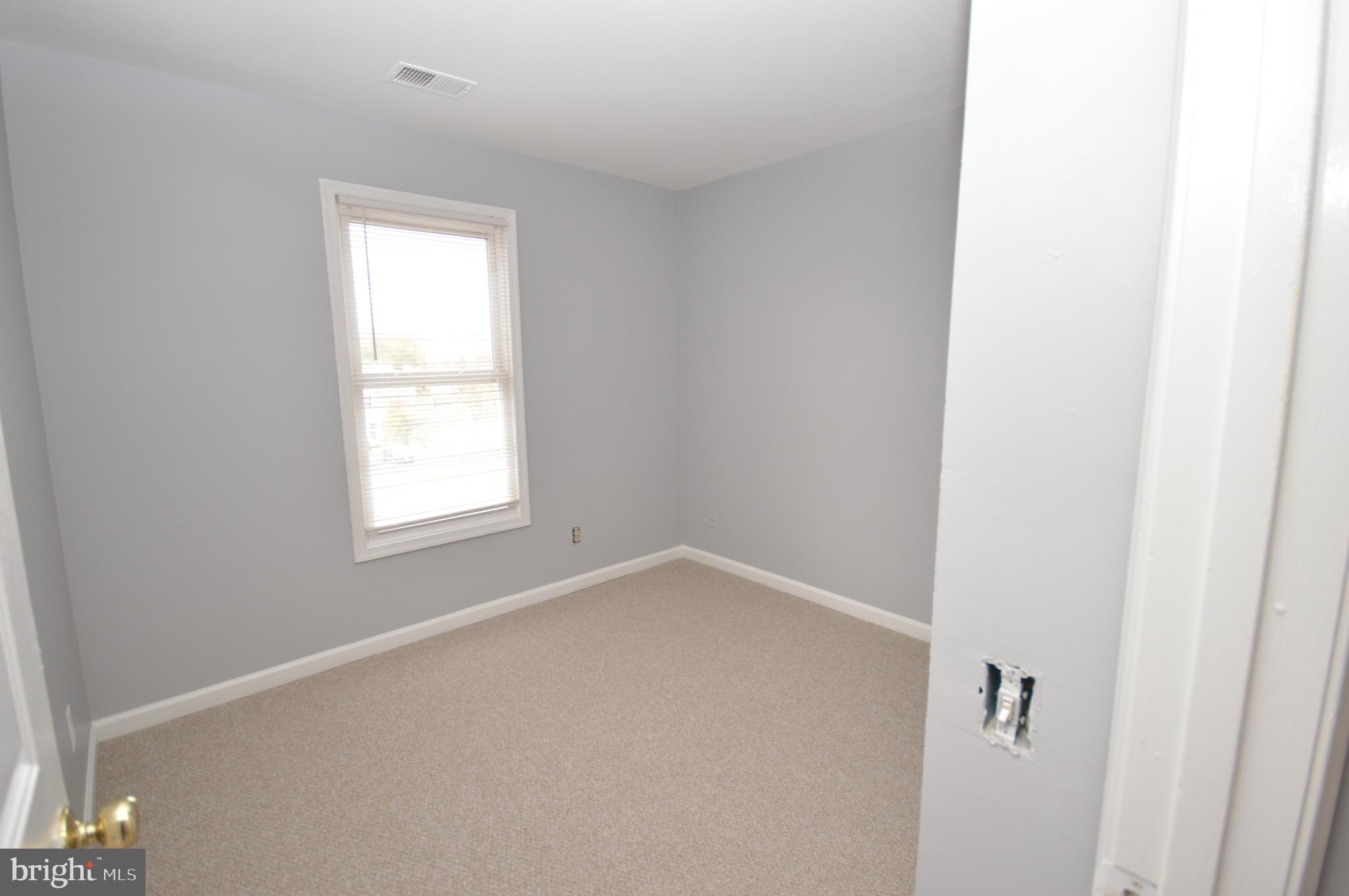 SPRING KNOLL - Residential