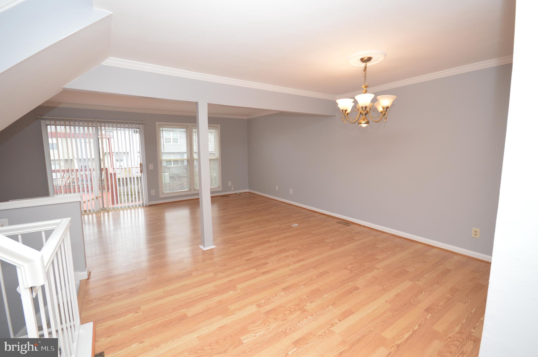 SPRING KNOLL - Residential