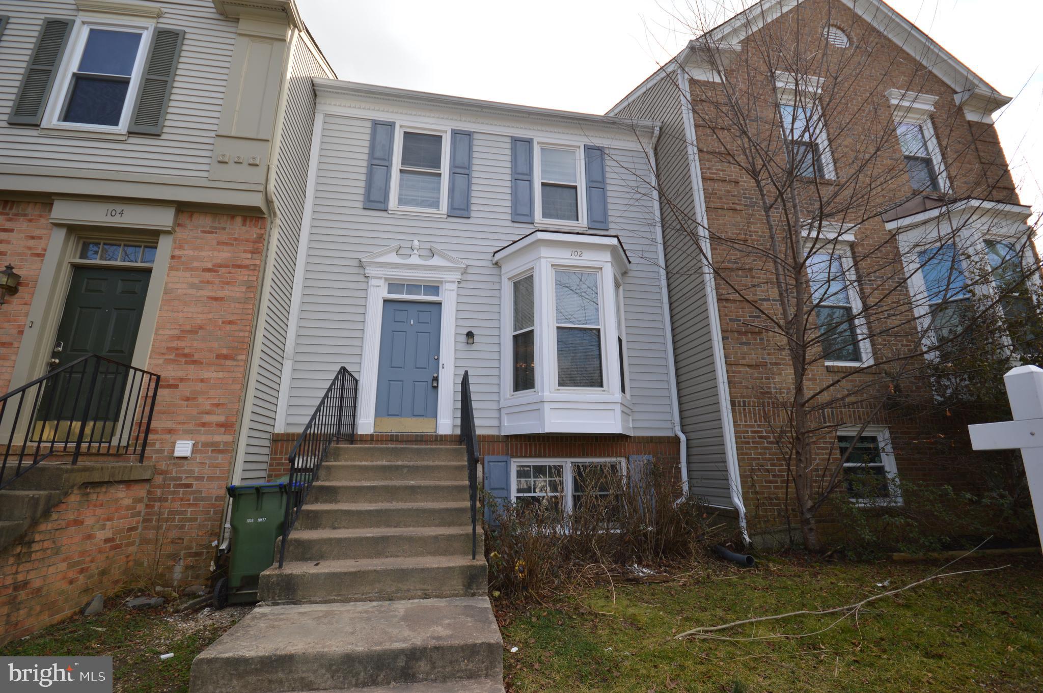 SPRING KNOLL - Residential