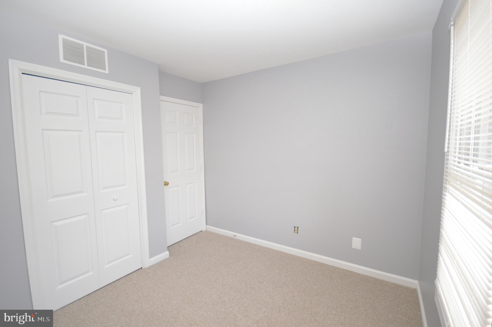 SPRING KNOLL - Residential